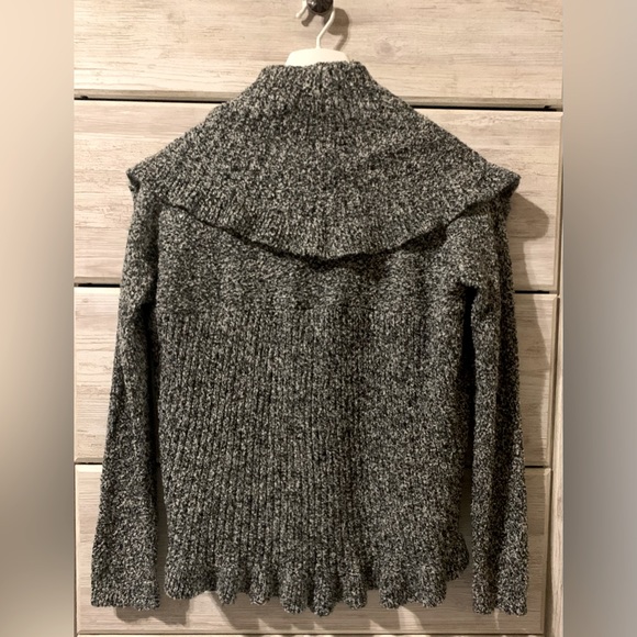 Rafaella Studio Black & White Sweater - Picture 2 of 4